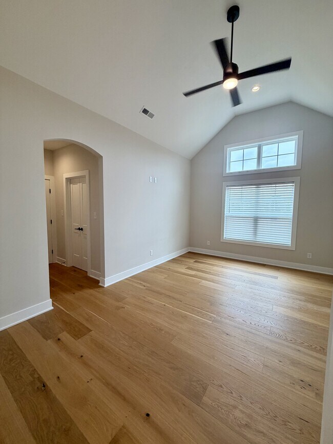 Building Photo - 204 Crest Ridge Ct