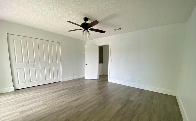 Building Photo - 4104 Inlet Cir