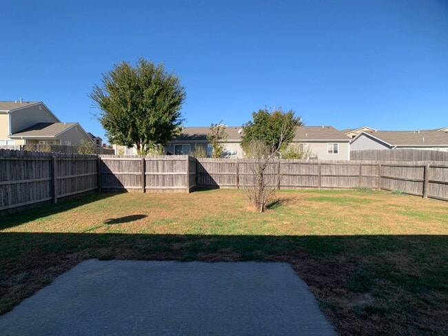 Building Photo - WEST SIDE OF MANHATTAN! FENCED BACKYARD!