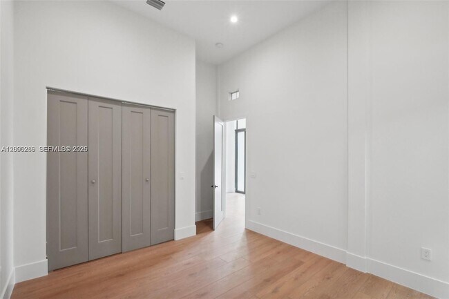 Building Photo - 510 NW 50th St