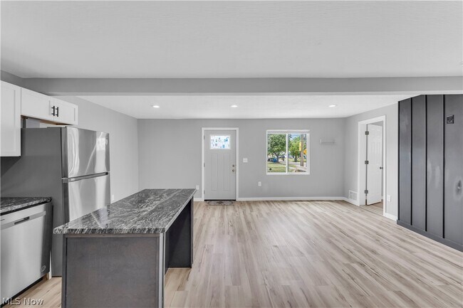 Building Photo - 4603 W 58th St
