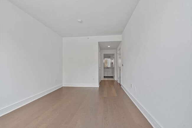 Building Photo - 9 Ave at Port Imperial