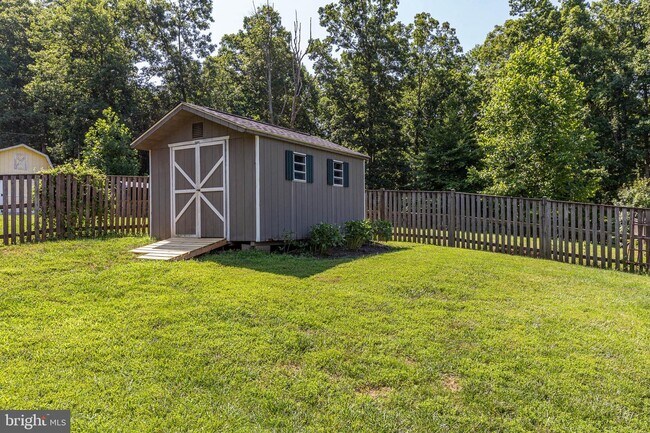 Building Photo - 34 Hidden Lake Dr