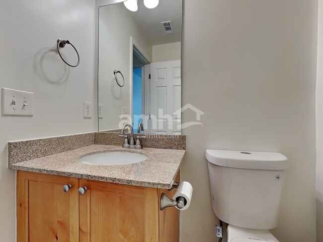 Building Photo - 488 Lincolnwood Ln