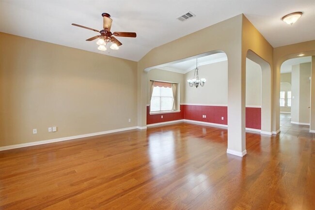 Building Photo - 904 Black Canyon St