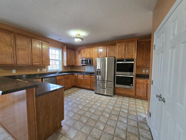 Building Photo - 36 Randolph St