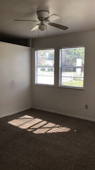 Bed-room - 1701 NW 29th St