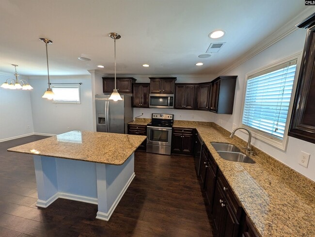 Building Photo - 13 Lillie Ln