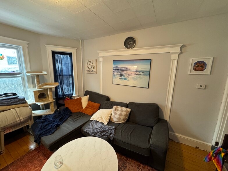 Building Photo - 142 Powder House Blvd