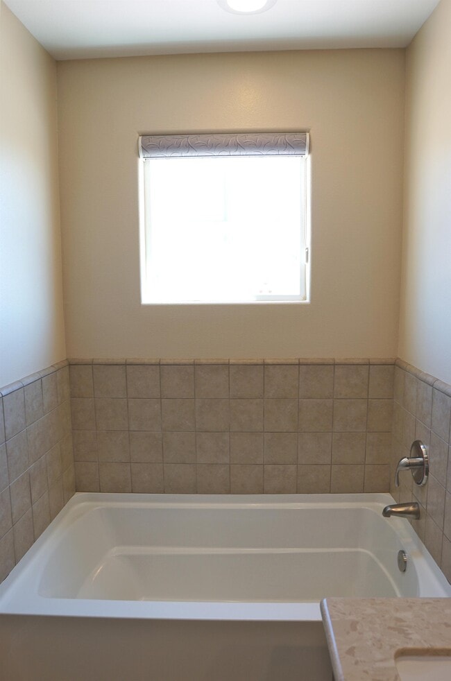 Building Photo - 80052 Silver Sage Ln