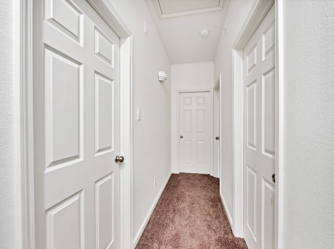 Building Photo - 2802 Shaver St