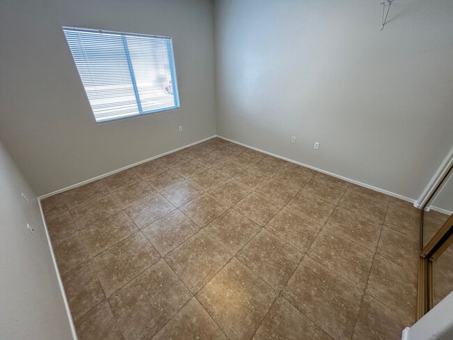 Building Photo - BEAUTIFULLY MAINTAINED 2 BEDROOM, 2 BATH C...
