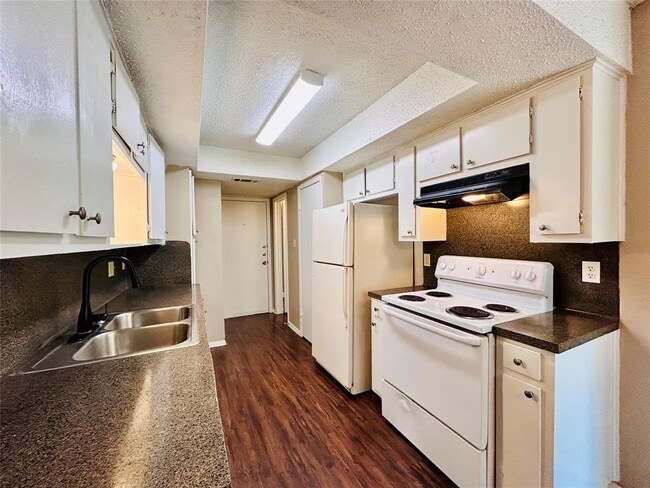 Building Photo - 1507 No Mor Cove