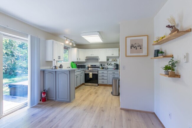 Building Photo - 226 Paradise Dr