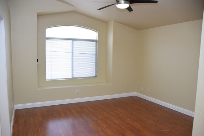 Building Photo - SPRING VALLEY 1 STORY HOME