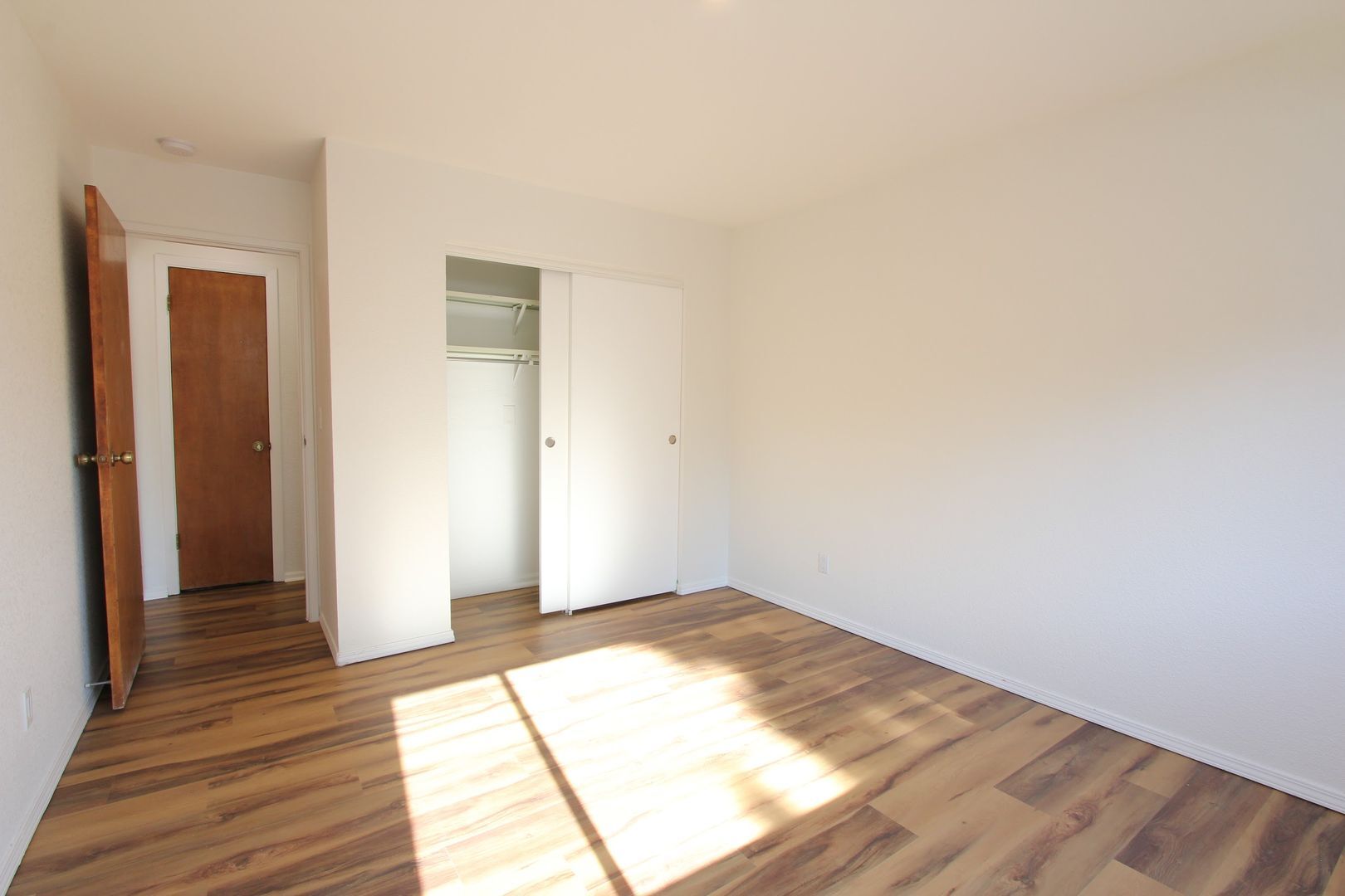 Building Photo - 600 Manhattan Dr