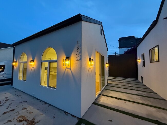 Building Photo - Burnside Residences