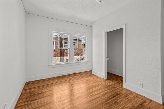 Building Photo - Beautiful Historic 4 Bedroom 2 Bathroom Home