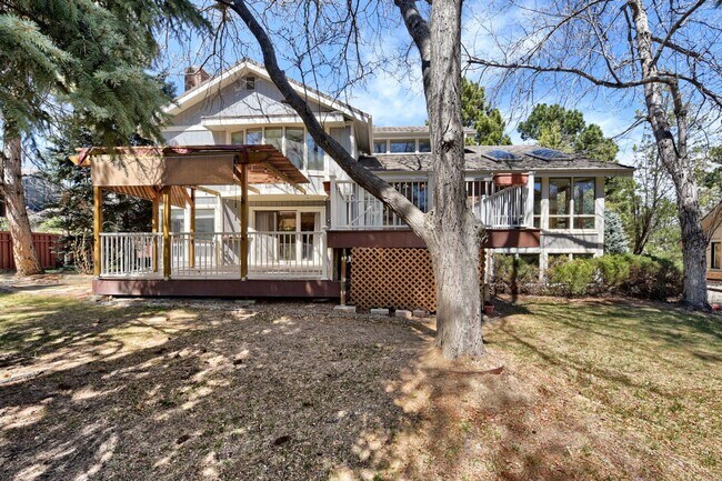 Building Photo - Outstanding Heritage Greens residence that features a spacious and airy layout that blends tradit...