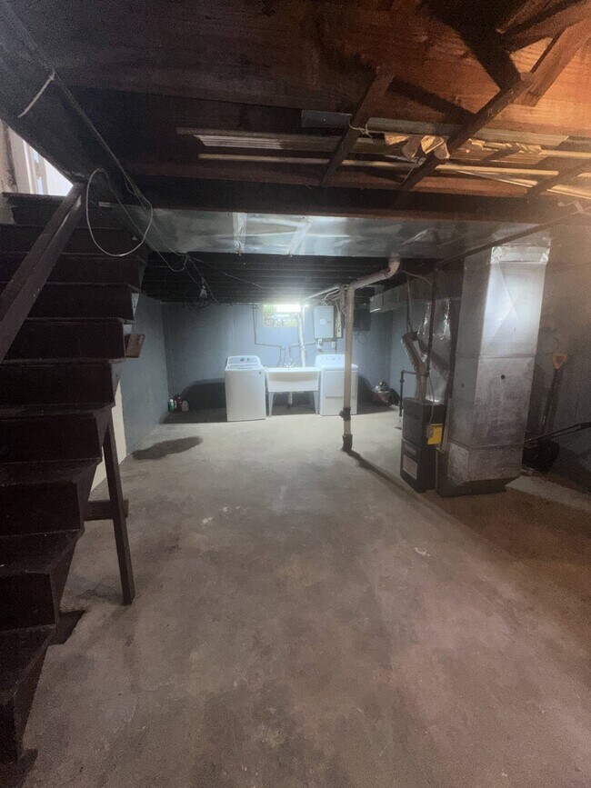 Building Photo - 2500 S 57th St