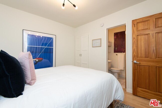 Building Photo - 11670 Sunset Blvd