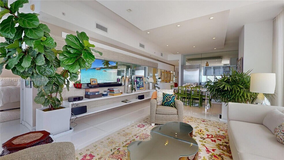 Building Photo - 2020 N Bayshore Dr