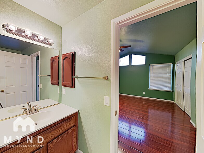 Building Photo - 9413 Redwater Dr