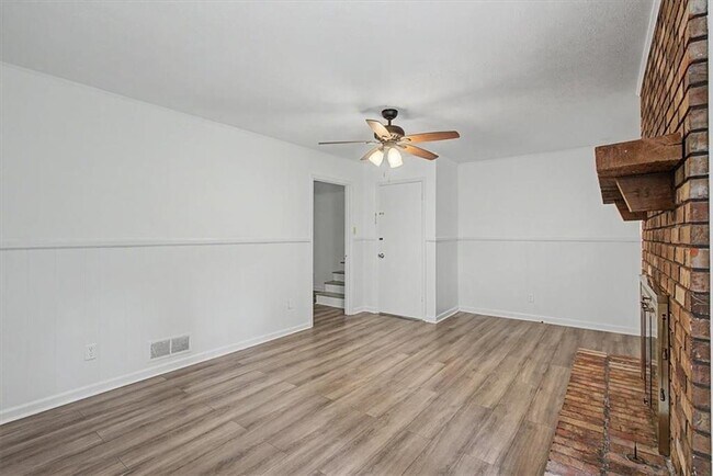 Building Photo - 2985 Fredrick Dr
