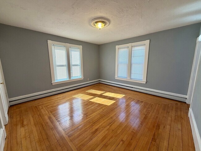 Building Photo - 30 Riverview St