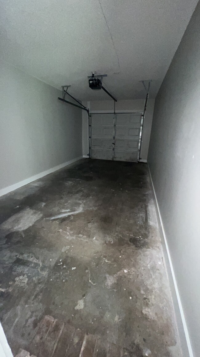 Building Photo - 822 Waterfield Dr