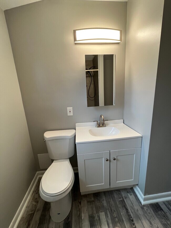 Building Photo - 5206 Monticello Ave