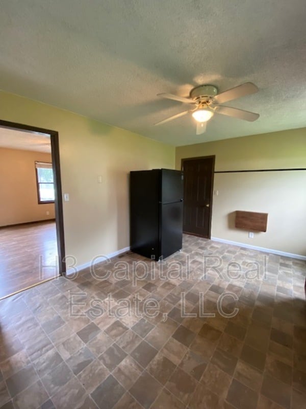Building Photo - 908 Southard Pl