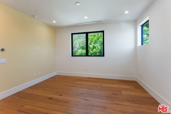 Building Photo - 382 Aderno Way