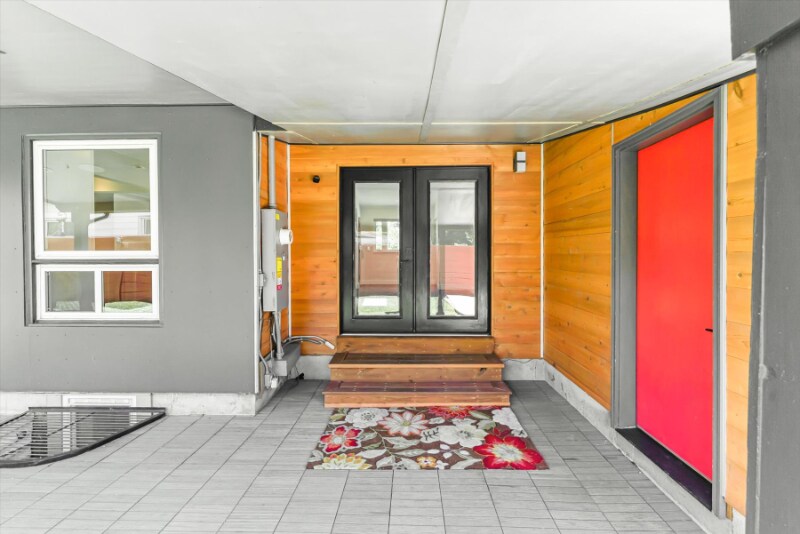 Building Photo - 5480 W Iowa Ave