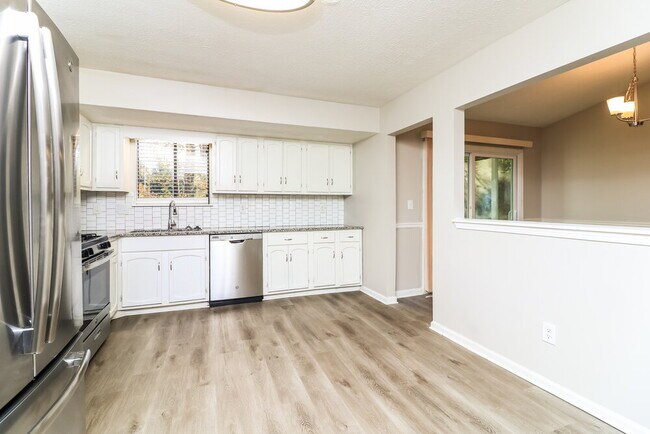 Building Photo - 427 Ridgetop Dr NW