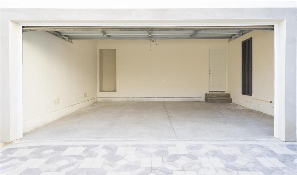 Building Photo - 12500 S Wilmington Ave