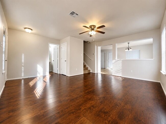 Building Photo - 710 Alamo Plaza Dr