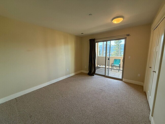 Building Photo - 2 Bedroom Townhouse For Rent In White Salmon