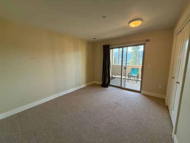 Building Photo - Application Pending - 2 Bedroom Townhouse For Rent In White Salmon