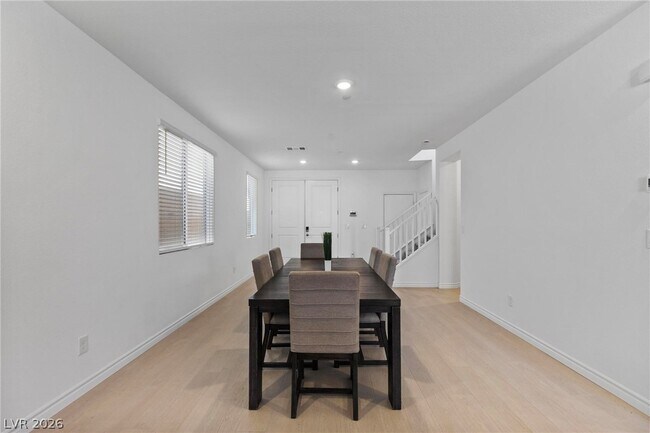 Building Photo - 3546 Luciana Gln Ave