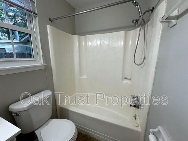 Building Photo - 46 Oak Grove Rd