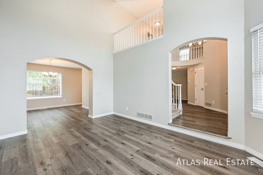 Building Photo - 18109 E Lasalle Pl