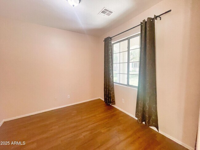 Building Photo - 3507 S Falcon Dr
