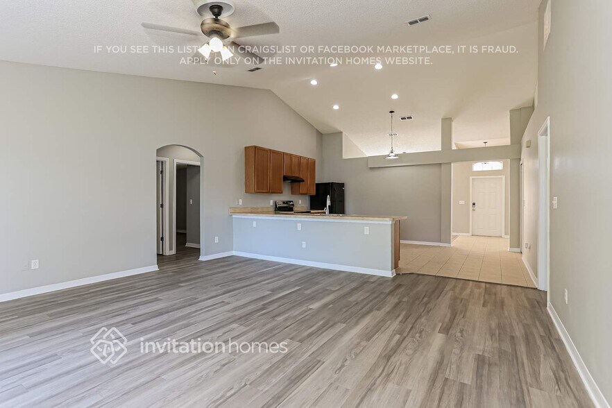 Building Photo - 10351 Lancashire Dr S