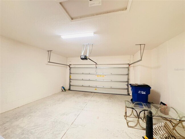 Building Photo - 1568 Sky Lks Dr