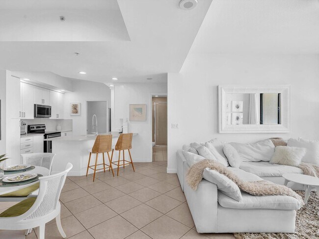 Building Photo - 801 S Olive Ave