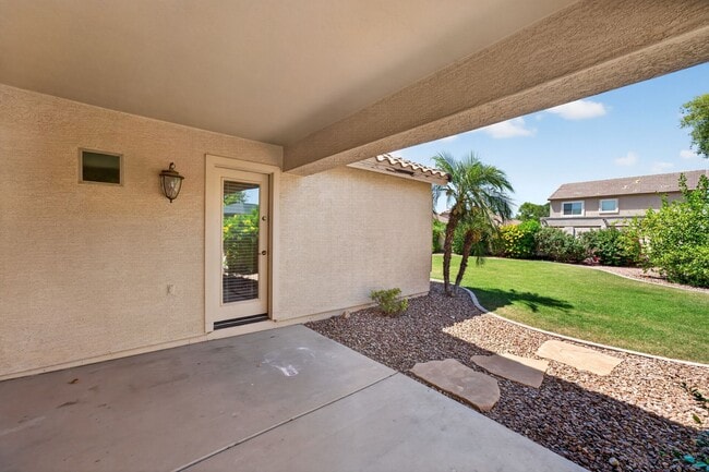 Building Photo - Spacious Gilbert Corner Lot Rental with 4 Bedrooms, Vaulted Ceilings & Private Backyard Retreat