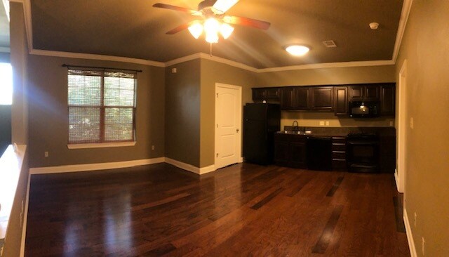 Building Photo - 888 S Kenilworth Pky