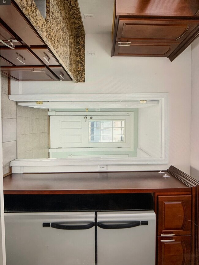 Building Photo - 113 Beauregard St