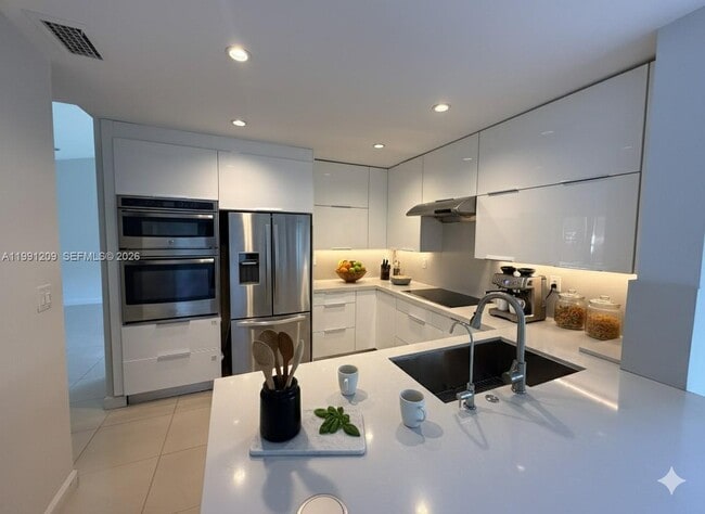 Building Photo - 5753 NW 98th Ave